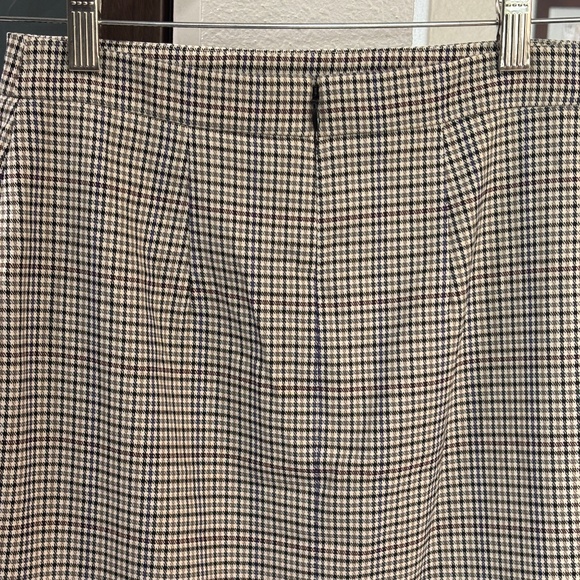 Ann Taylor Plaid Pencil Skirt - Neutral Tan/Cream/Black Size 00P - Picture 6 of 12